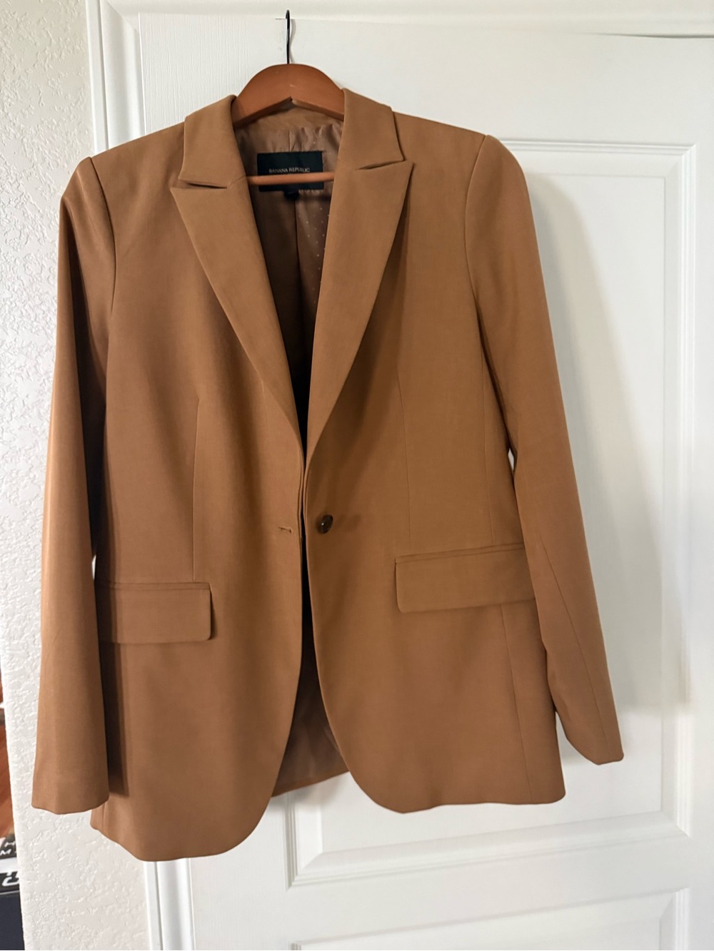 Banana Republic Women's Single-Breasted Tan Blazer - Classic Tailored Fit